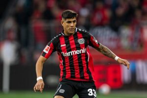 alt Ecuatoriano único latino titular en clásico Bayer-Leverkusen