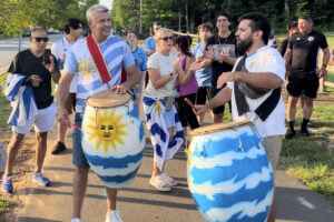 alt Tambores y banderas reciben a Uruguay en su última sesión antes de Colombia