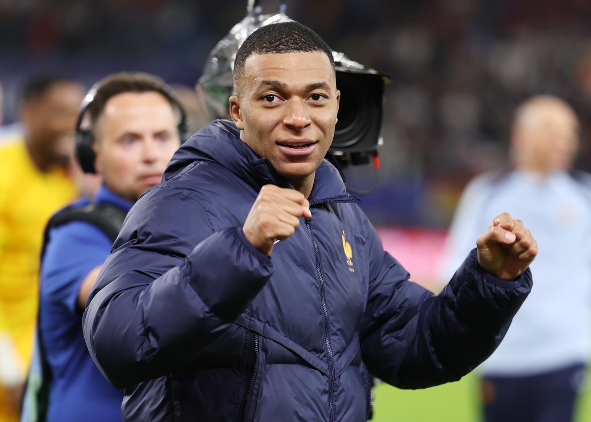 Kylian Mbappé celebra el pase de la selección francesa a las semifinales de la Eurocopa 2024 tras eliminar al combinado portugués. EFE/EPA/CHRISTOPHER NEUNDORF 