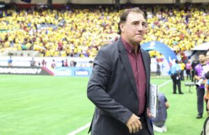 En la imagen el seleccionador de Colombia, Néstor Lorenzo, en la Copa América. EFE/EPA/LESLIE PLAZA JOHNSON
