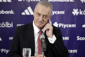 alt Federación costarricense sale al paso de rumores en Paraguay y dice que Alfaro está feliz