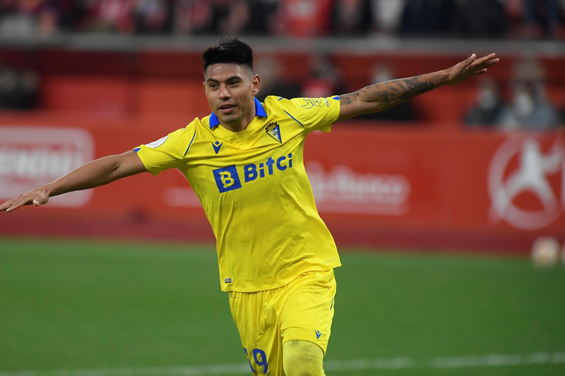 El Cádiz traspasa al paraguayo Arzamendia al Estudiantes de la Plata argentino