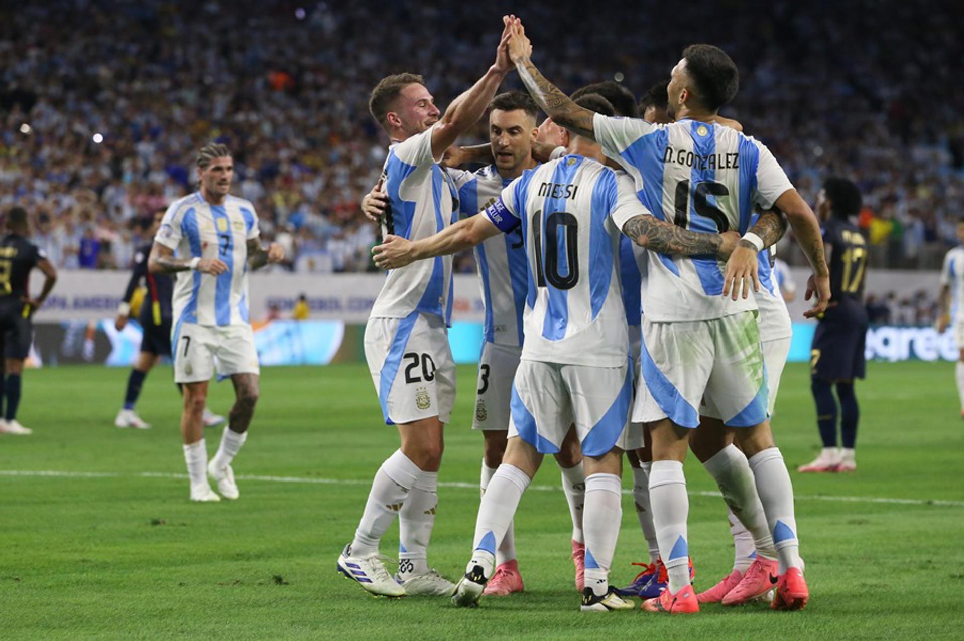 1-1 (4-2). Argentina sufre pero pasa a semifinales en los penaltis ante un buen Ecuador