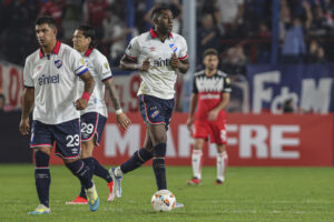 alt El delantero de Nacional Gonzalo Carneiro se rompe el ligamento cruzado