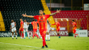 alt El campeón Herediano, con asistencia mexicana logra una agonica victoria
