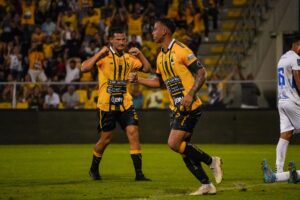 alt El Liberia del paraguayo Cardozo se mantiene como líder invicto del fútbol de Costa Rica