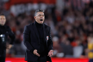 El entrenador de River Plate, Marcelo Gallardo, reacciona en un partido de su equipo en el estadio Más Monumental de Buenos Aires (Argentina). EFE/Juan Ignacio Roncoroni