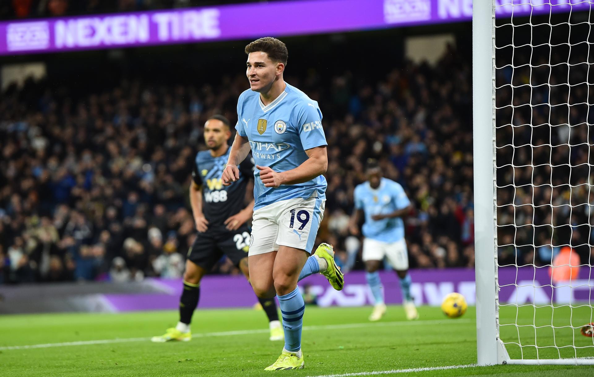 El Atlético culmina el fichaje del argentino Julián Álvarez por seis años