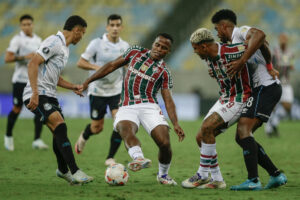 alt El campeón elimina a Gremio en penaltis y espera en cuartos a Mineiro o San Lorenzo