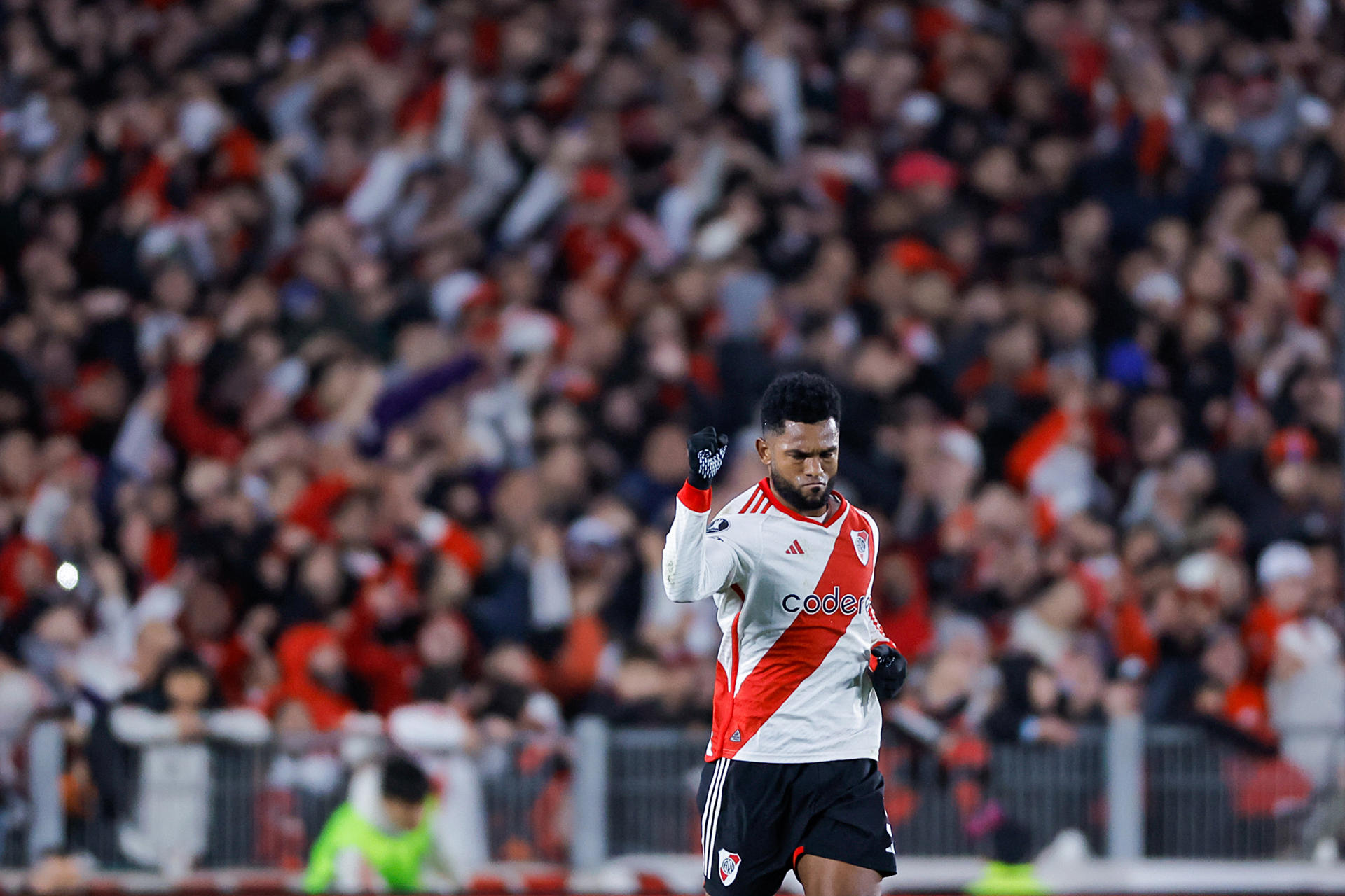 Miguel Borja de River celebra un gol ante Talleres en el partido de octavos de final de la Copa Libertadores. EFE/Juan Ignacio Roncoroni 