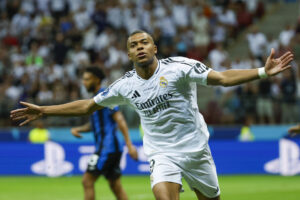 alt 2-0: El Real Madrid firma su sexta Supercopa, Mbappé un debut soñado