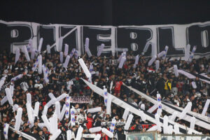 alt Los argentinos de Colo-Colo enfrentan al principal examen del año