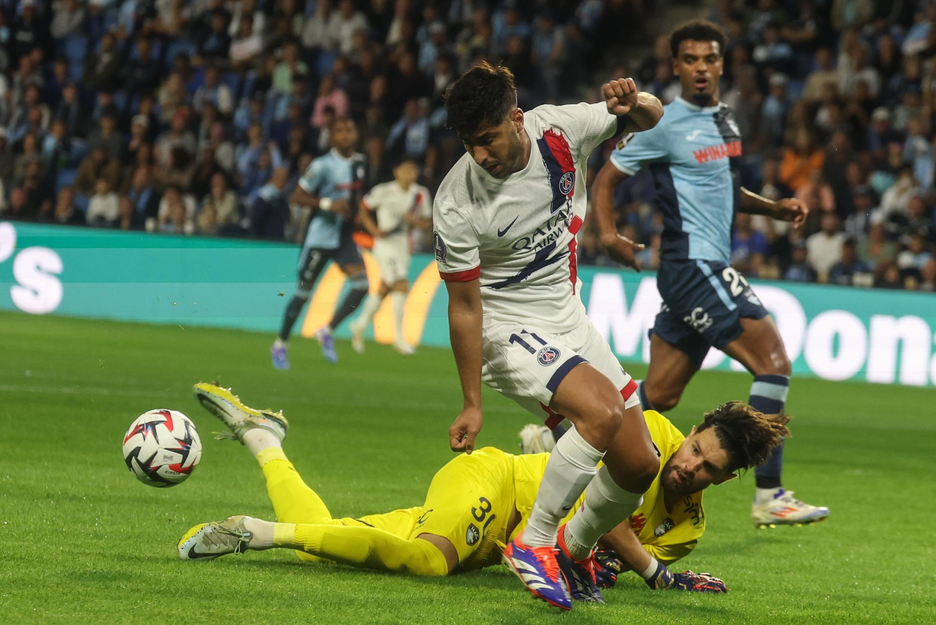 alt Dembelé hace de Mbappé