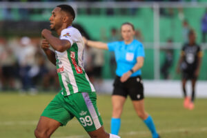 alt Un argentino y un brasileño le dan el triunfo al Antigua ante el CAI en la Copa Centroamericana