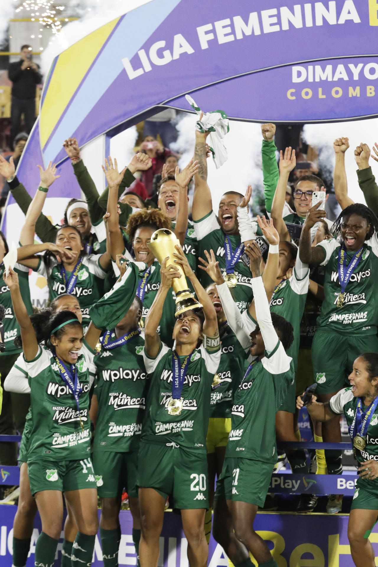 0-2. Deportivo Cali derrota a Santa Fe y se corona campeón con el sello de la colombiana Manuela Pavi