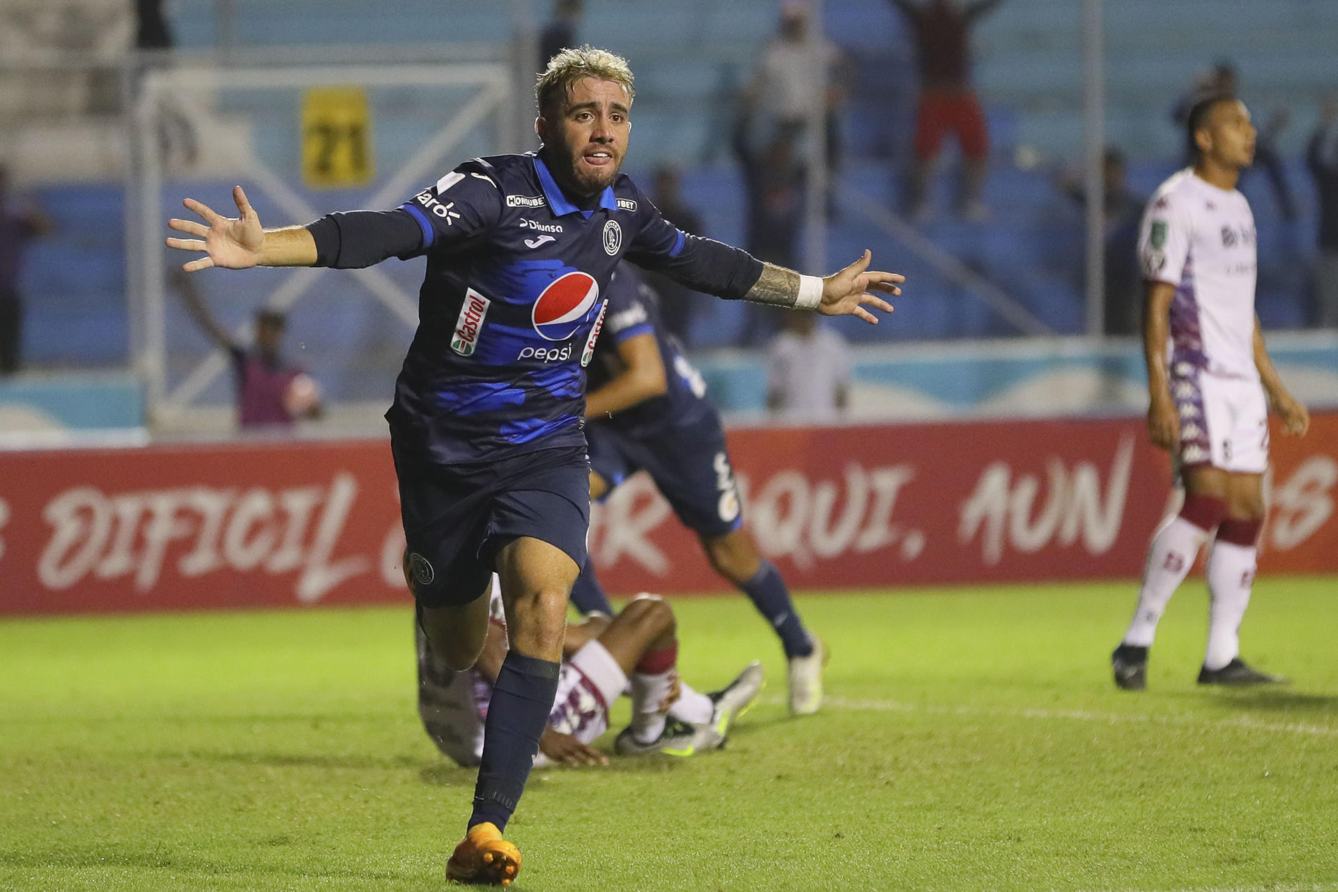 alt Con doblete del argentino Auzmendi, Motagua golea a Juticalpa