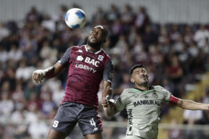 alt El Saprissa con doblete costarricense derrota un aguerrido Verdes beliceño