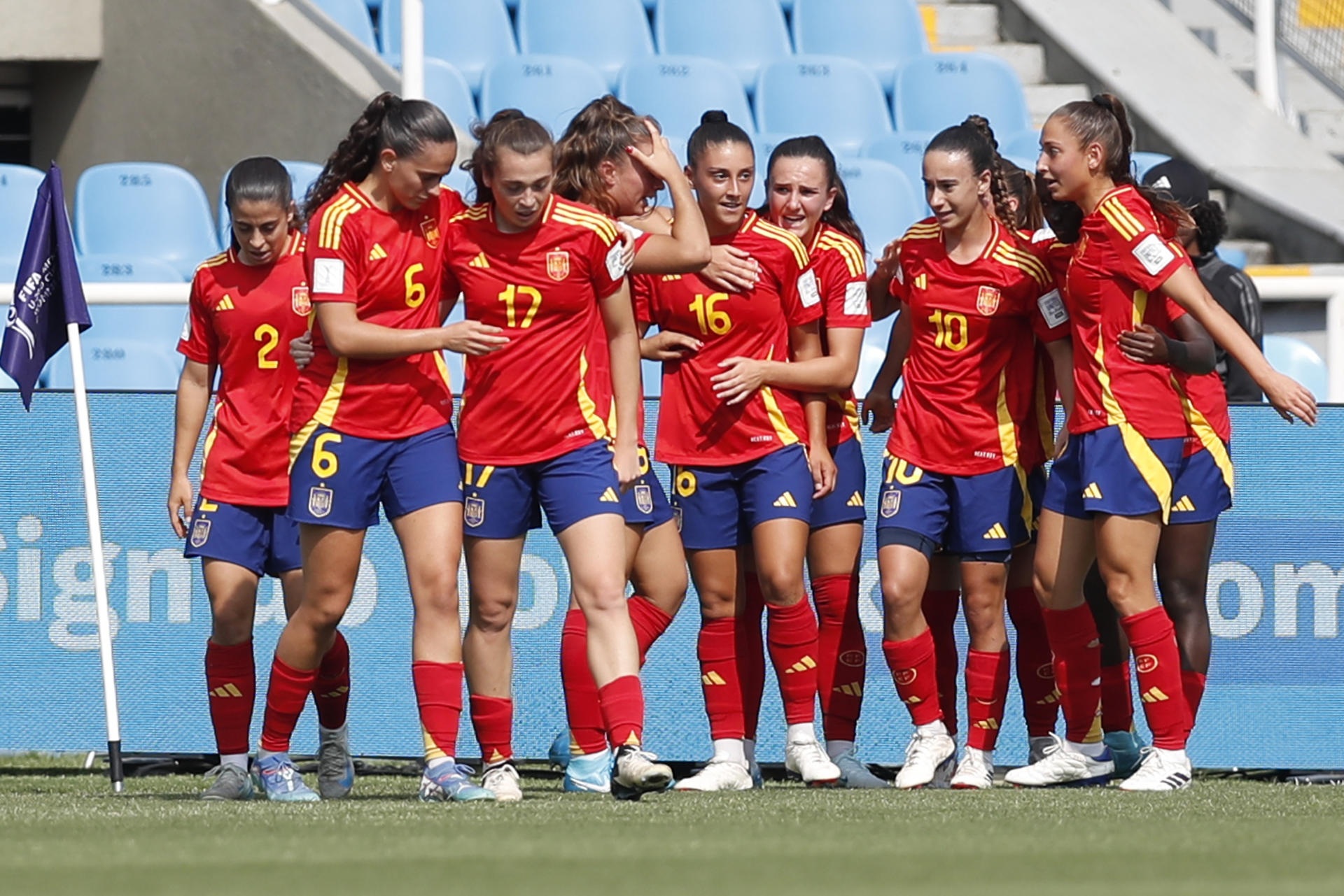 Foto de archivo de una celebración de las jugadoras de la selección sub-20 de España en el Mundial de Colombia que esperan repetir este domingo en Medellín con el paso a las semifinales. EFE/ Ernesto Guzmán Jr.
