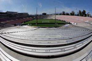 Fotografía del estadio Rose Bowl de la ciudad estadounidense de Pasadena, elegida este sábado por la FIFA como una de las sedes que albergarán en 2025 la primera edición del Mundial de Clubes. EFE/Juan Carlos Cárdenas