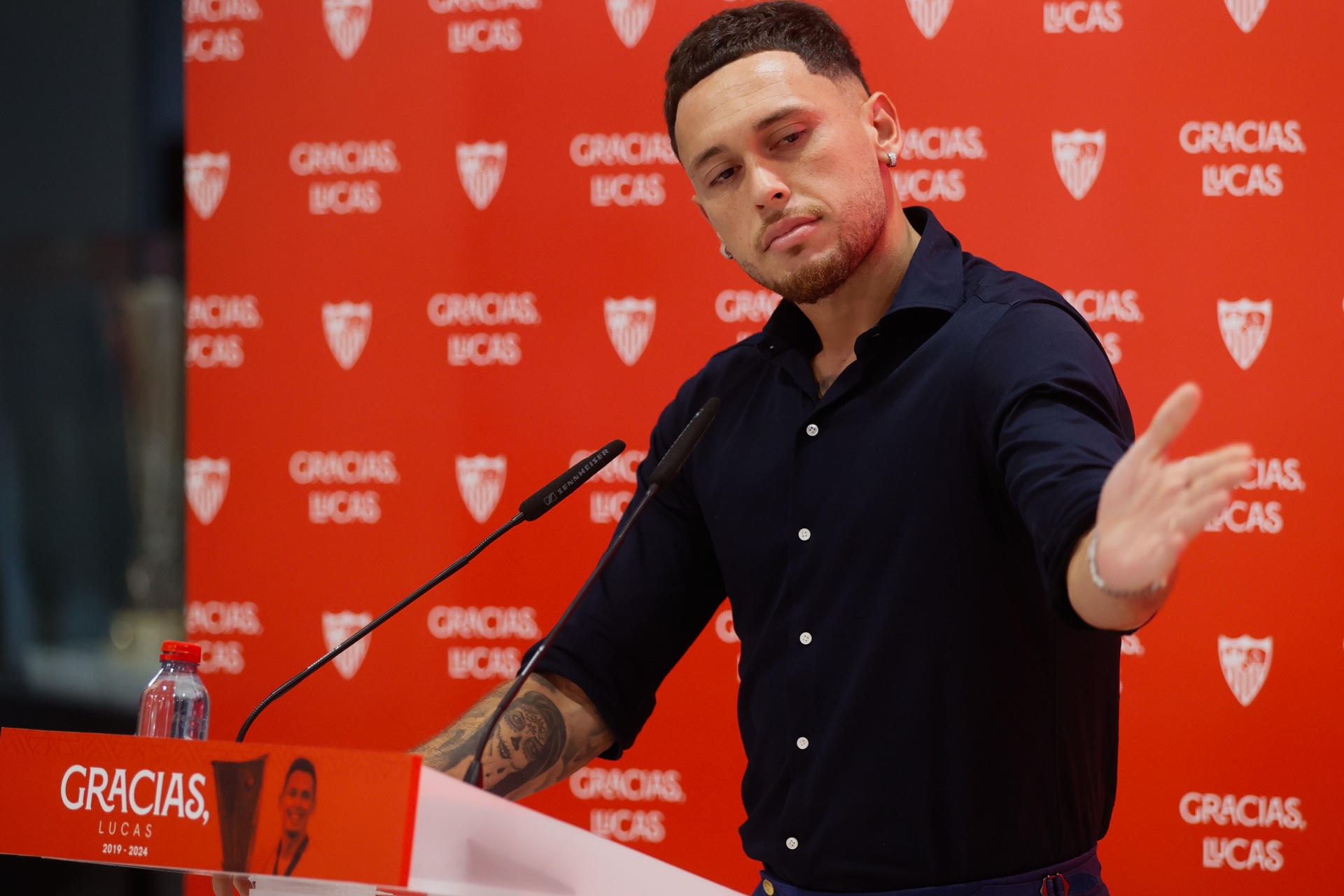 alt El Sevilla oficializa el traspaso de Ocampos al Rayados mexicano