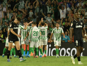 alt Abde y Vitor Roque dan en la segunda parte la primera victoria al Betis