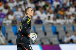 alt Lunin renueva su contrato con el Real Madrid hasta 2030