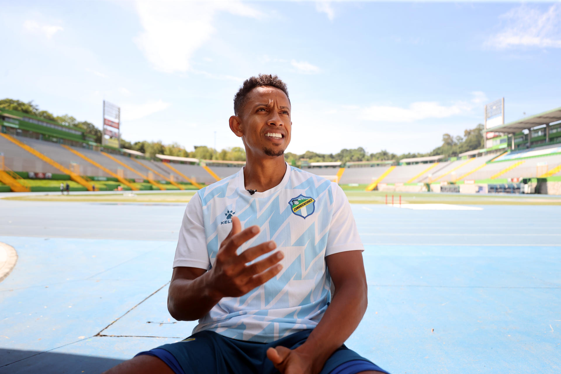 ALT El colombiano Corena sueña vestirse con los colores de la selección de fútbol de Guatemala