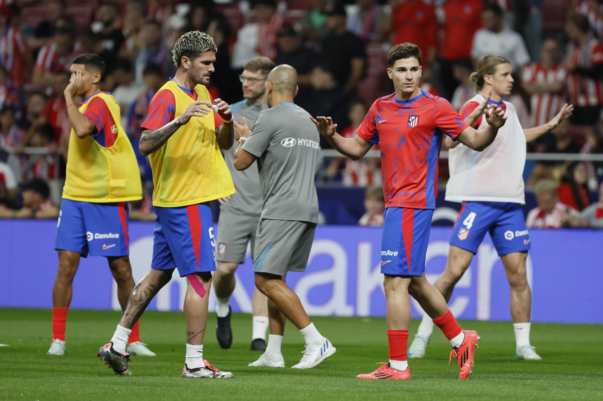 Argentino Julián Álvarez comanda el ataque del Atlético