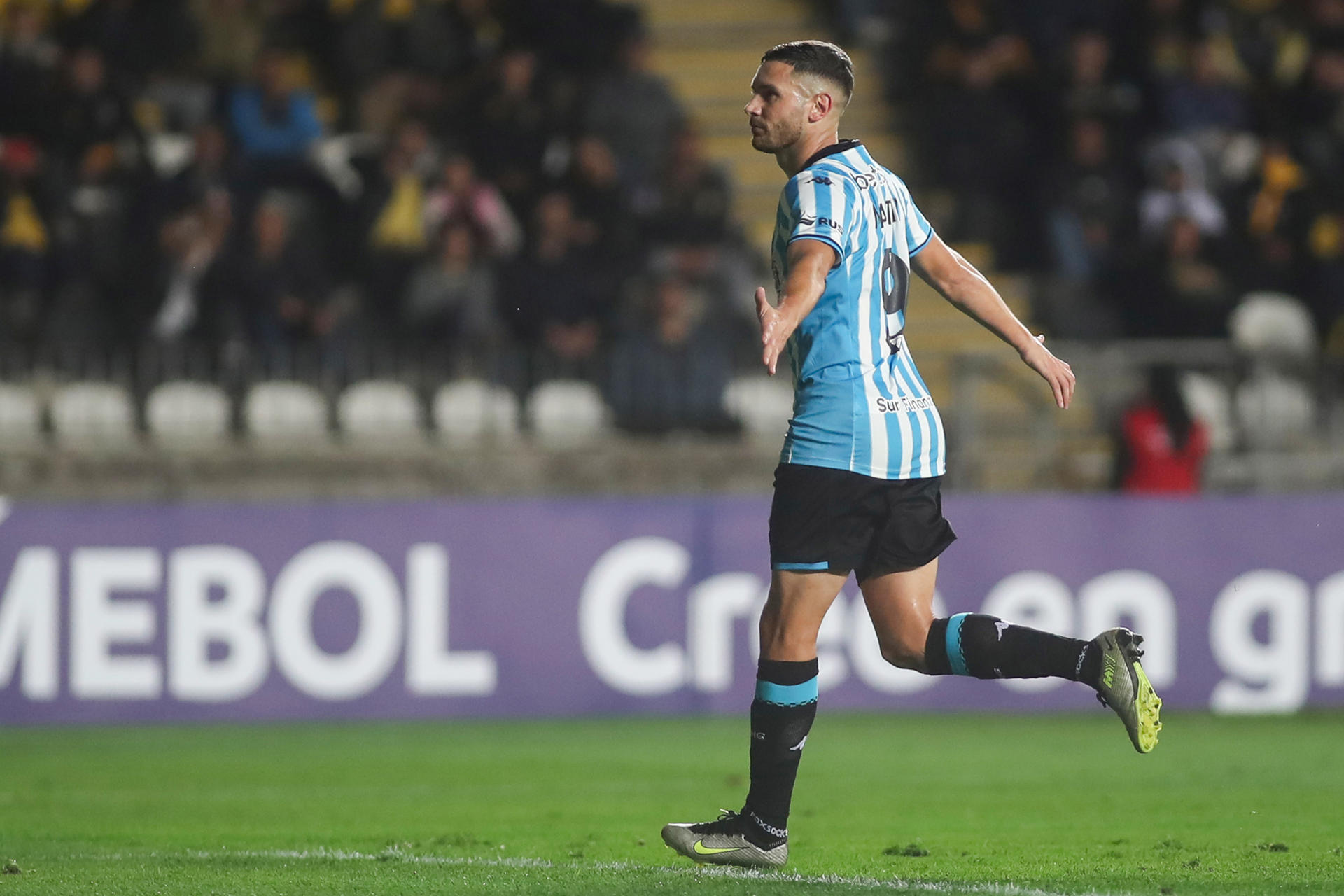 Adrián Martínez, delantero de Racing. EFE/ Hernán Contreras 