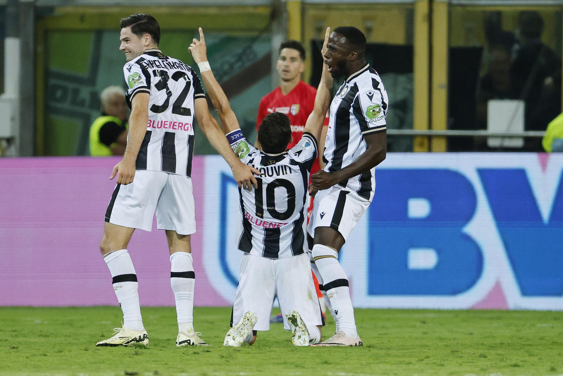 El Udinese, líder de la Serie A tras remontar al Parma