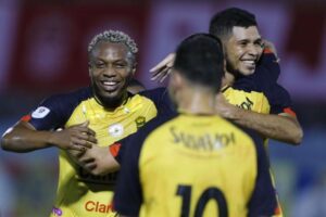 alt El líder Real España del uruguayo Varela busca aumentar su ventaja en Honduras