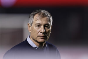 Ariel Holan dejó al Barcelona ecuatoriano. EFE/ Isaac Fontana