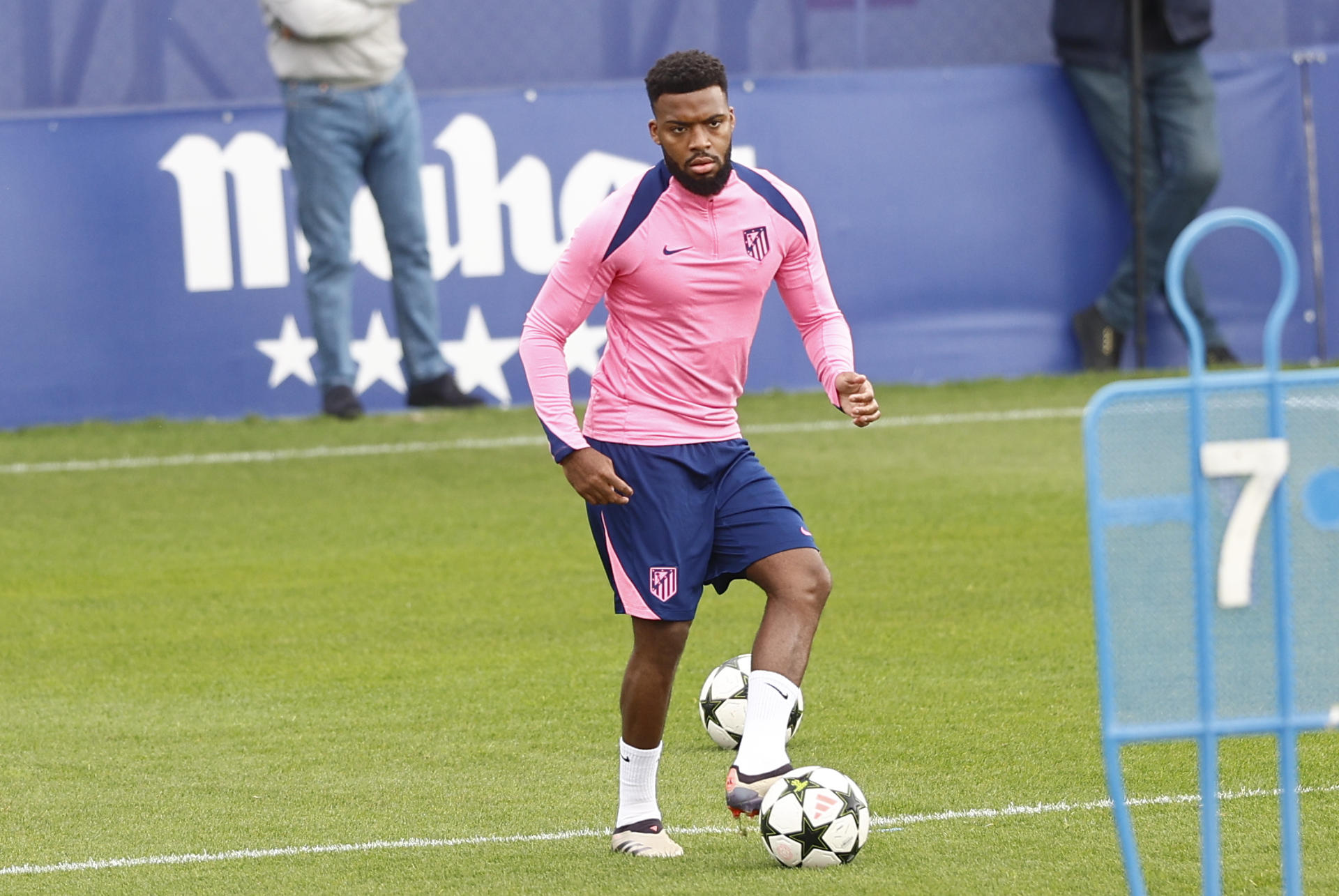 Lemar, durante el entrenamiento.-EFE/ Rodrigo Jiménez 
