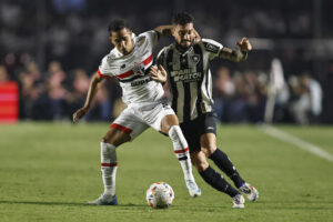 alt El lateral Alex Telles es convocado a la selección brasileña en reemplazo de Arana