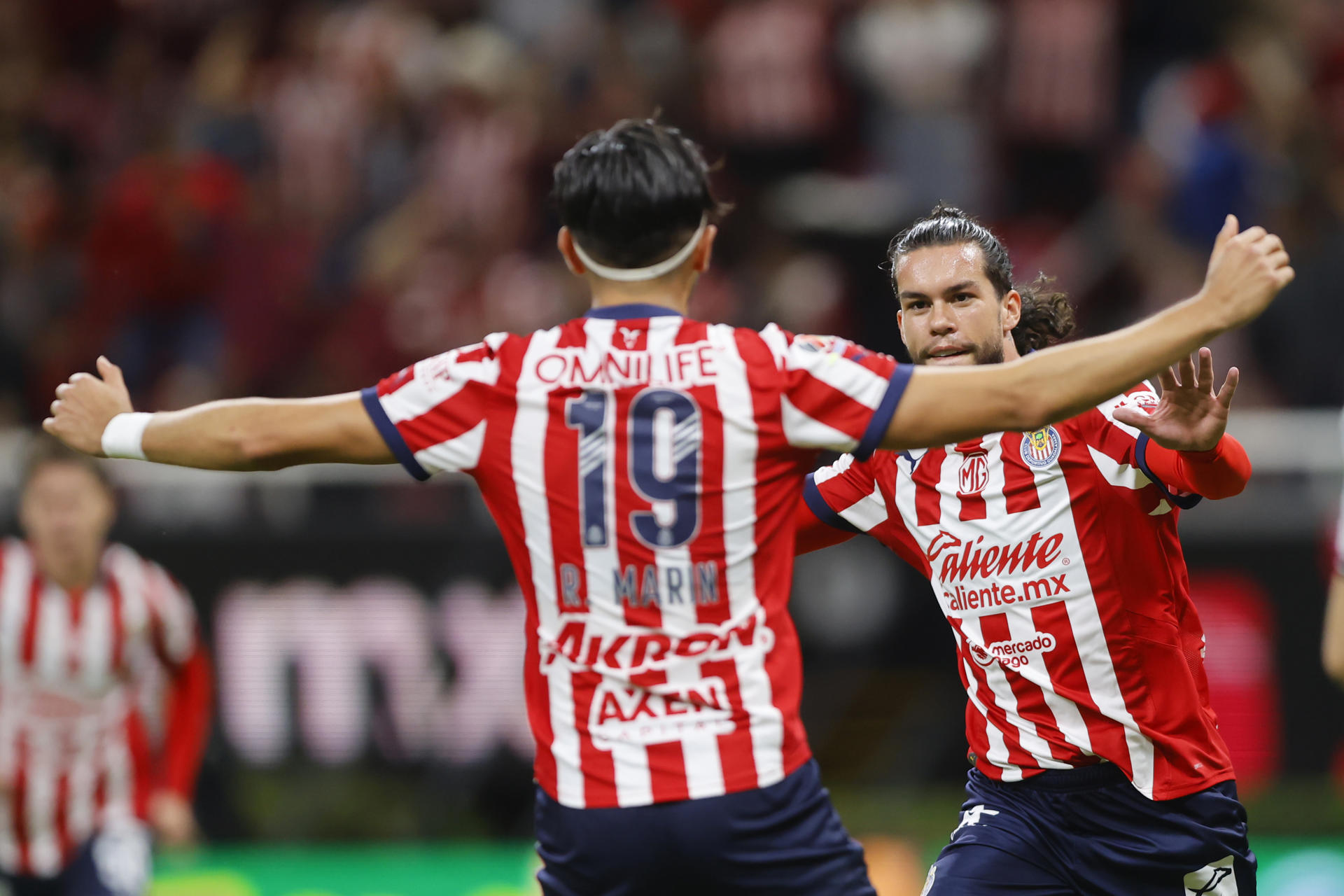 El Guadalajara vence al Necaxa y confirma su mejoría sin el entrenador argentino Fernando Gago
