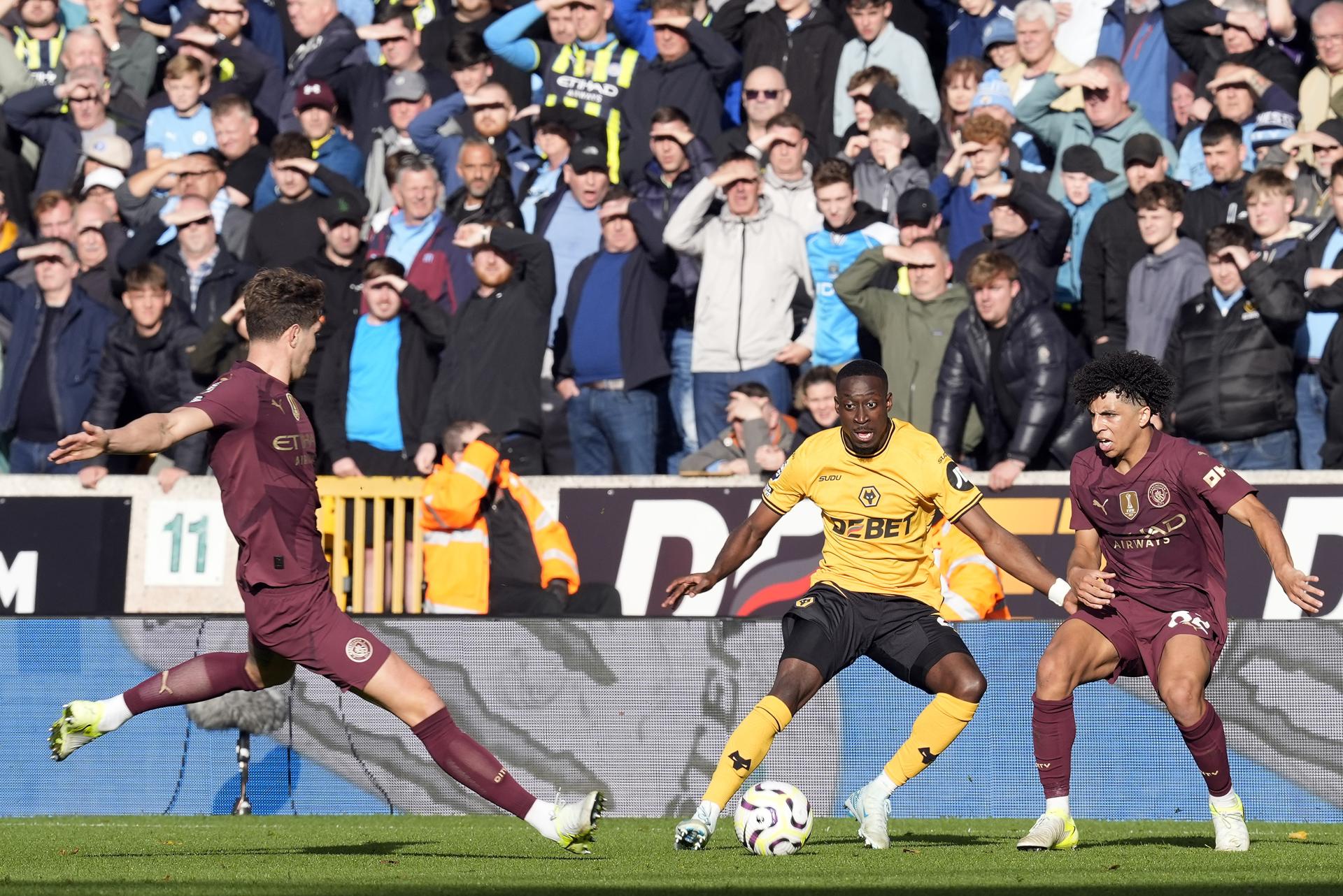 El Wolves dice no tener presión para vender al brasileño Joao Gomes