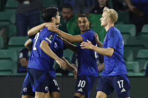 alt Con gol del mexicano Huescas Copenhague para los octavos