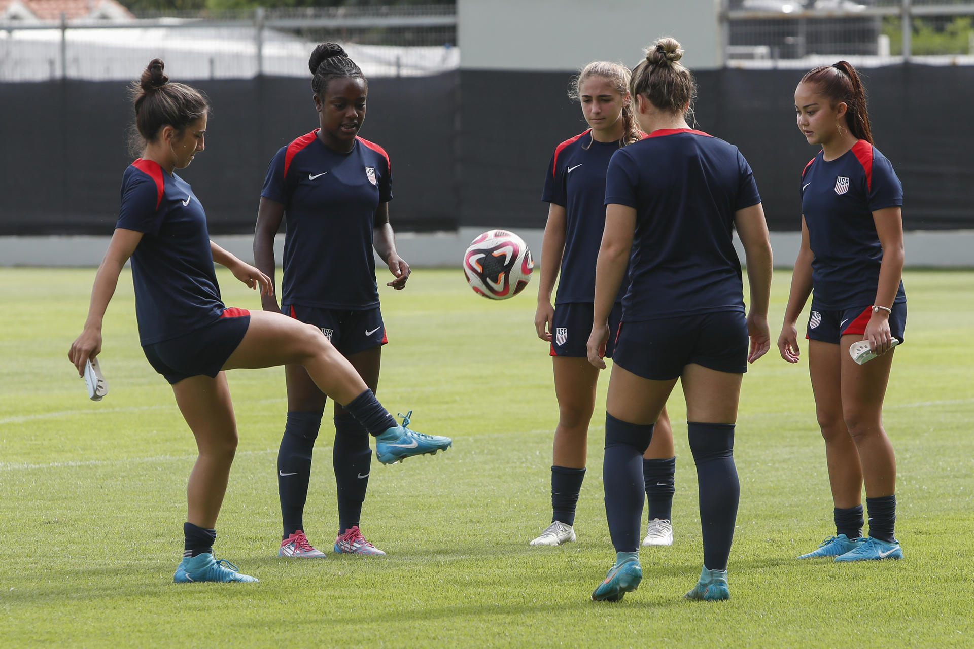 Estados Unidos jugará ante Corea del Norte en una de las semifinales del Mundial Femenino Sub-17 en Santo Domingo. EFE/ Diana Sánchez 