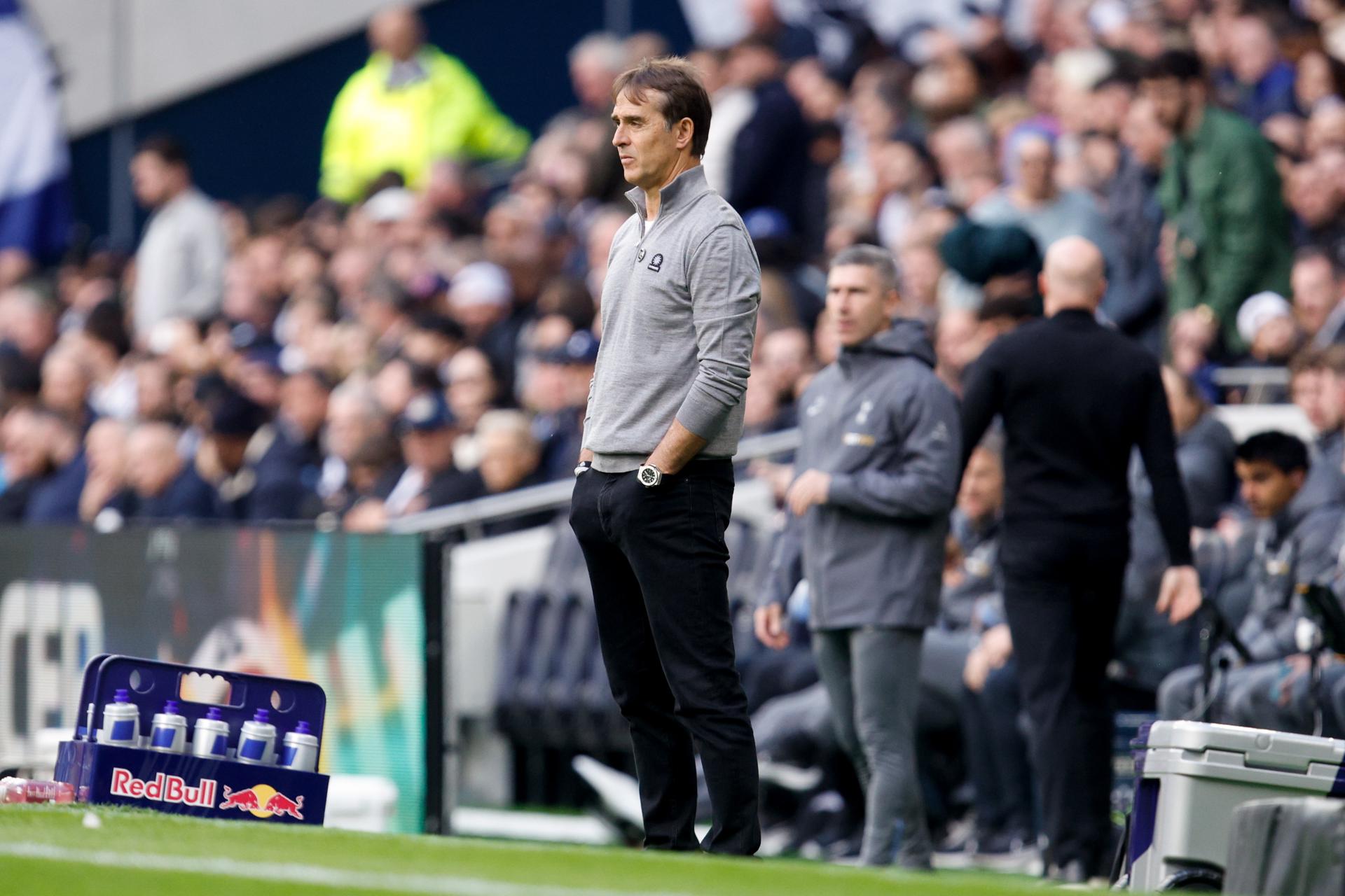 El entrenador del West Ham Julen Lopetegui durante el partido de la Premier League que han jugado Tottenham Hotspur y West Ham United, en Londres, Reino Unido. EFE/EPA/DAVID CLIFF 