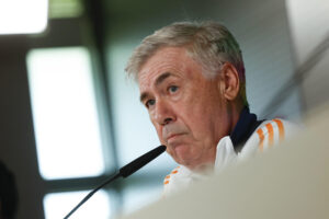 MADRID (ESPAÑA), 18/10/2024.- El entrenador italiano del Real Madrid, Carlo Ancelotti durante la rueda de prensa tras el entrenamiento del equipo en la Ciudad Deportiva de Valdebebas en Madrid este viernes para preparar su enfrentamiento liguero ante el Celta de mañana. EFE/Juan Carlos Hidalgo