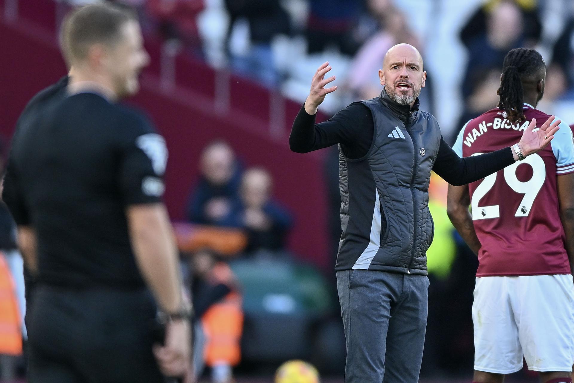 Erik ten Hag gesticula durante el encuentro. EFE/EPA/VINCE MIGNOTT. 
