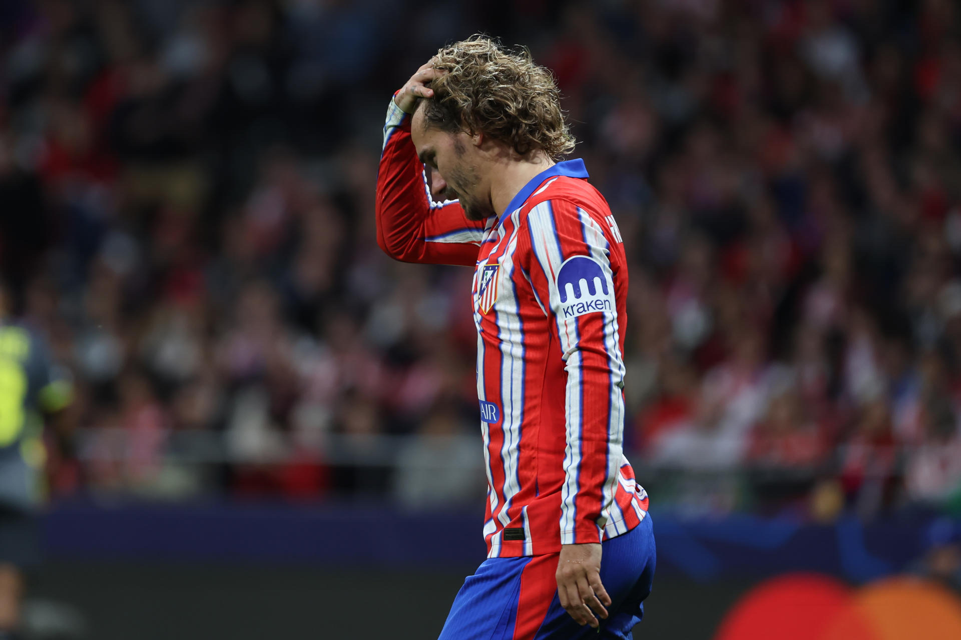 El delantero francés del Atlético Antoine Griezmann durante el partido de la Liga de Campeones que Atlético de Madrid y Lille disputan este miércoles en el estadio Metropolitano. EFE/ Kiko Huesca