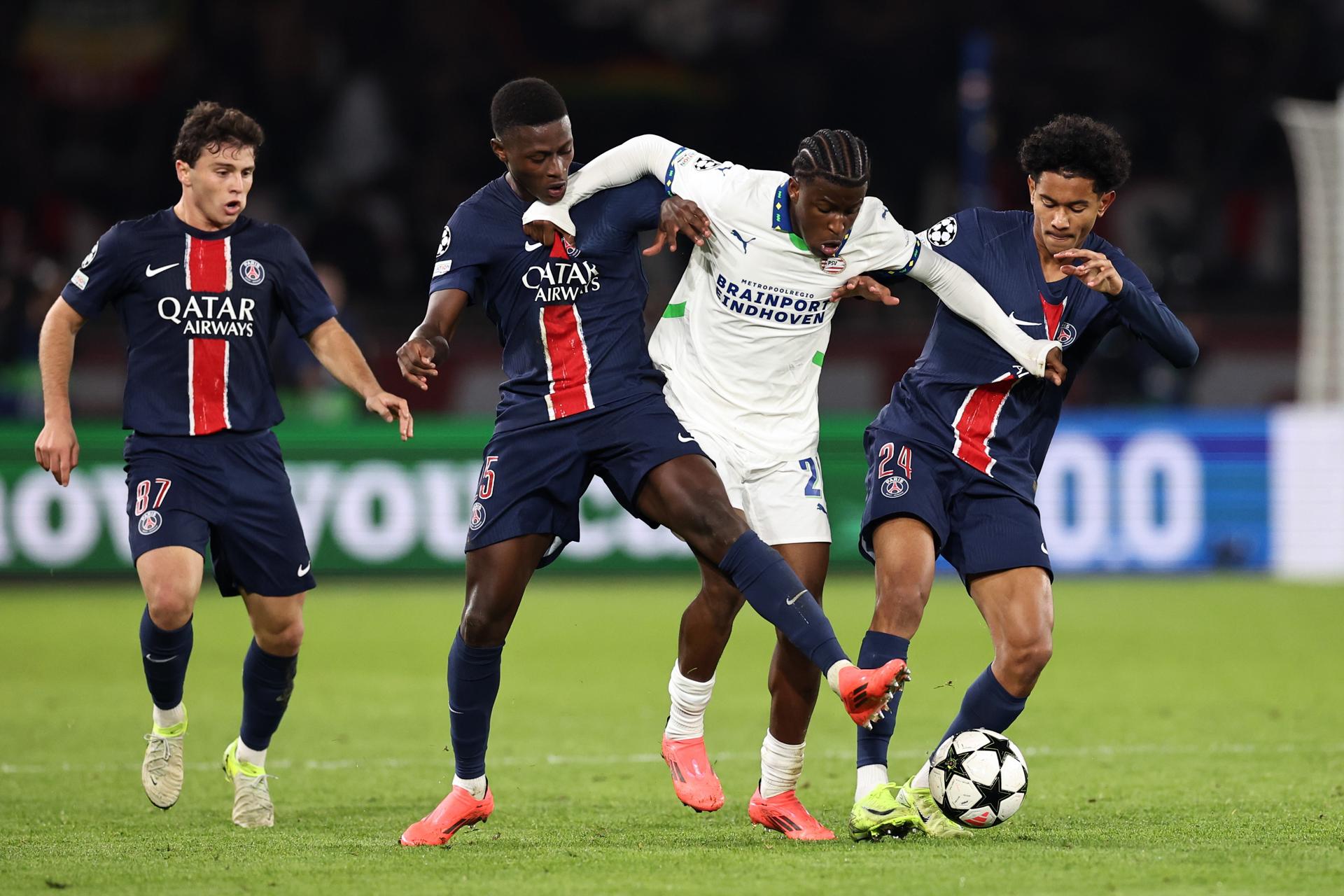 alt La pólvora mojada frustra la remontada del PSG ante el PSV