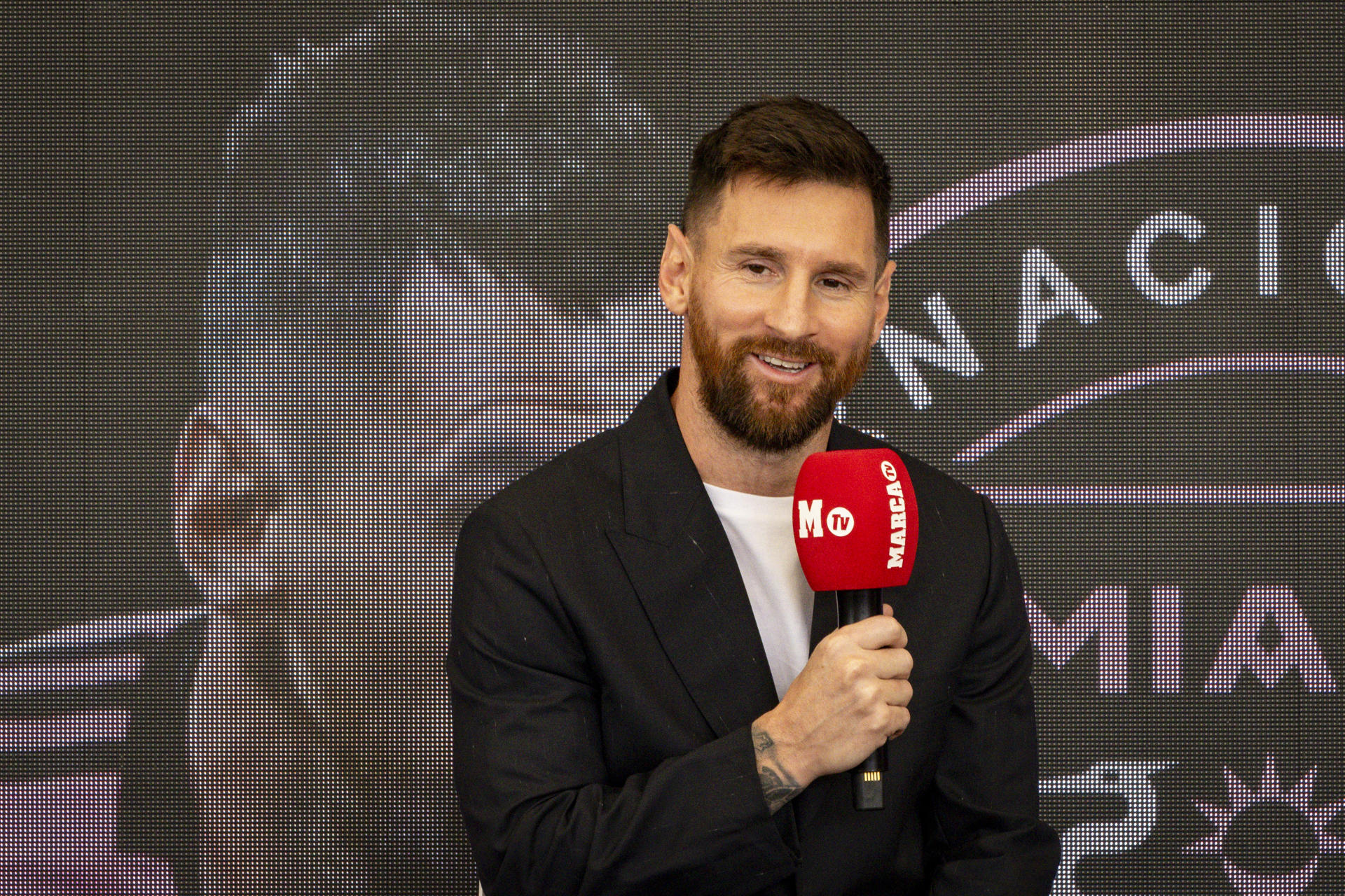 EL argentino Lionel Messi afirma que se siente «bien físicamente» al recibir el Premio Marca América