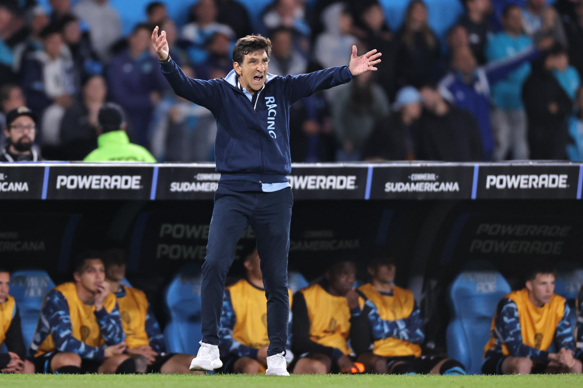 alt Costas, el técnico de Racing que anhela la Sudamericana como entrenador e hincha