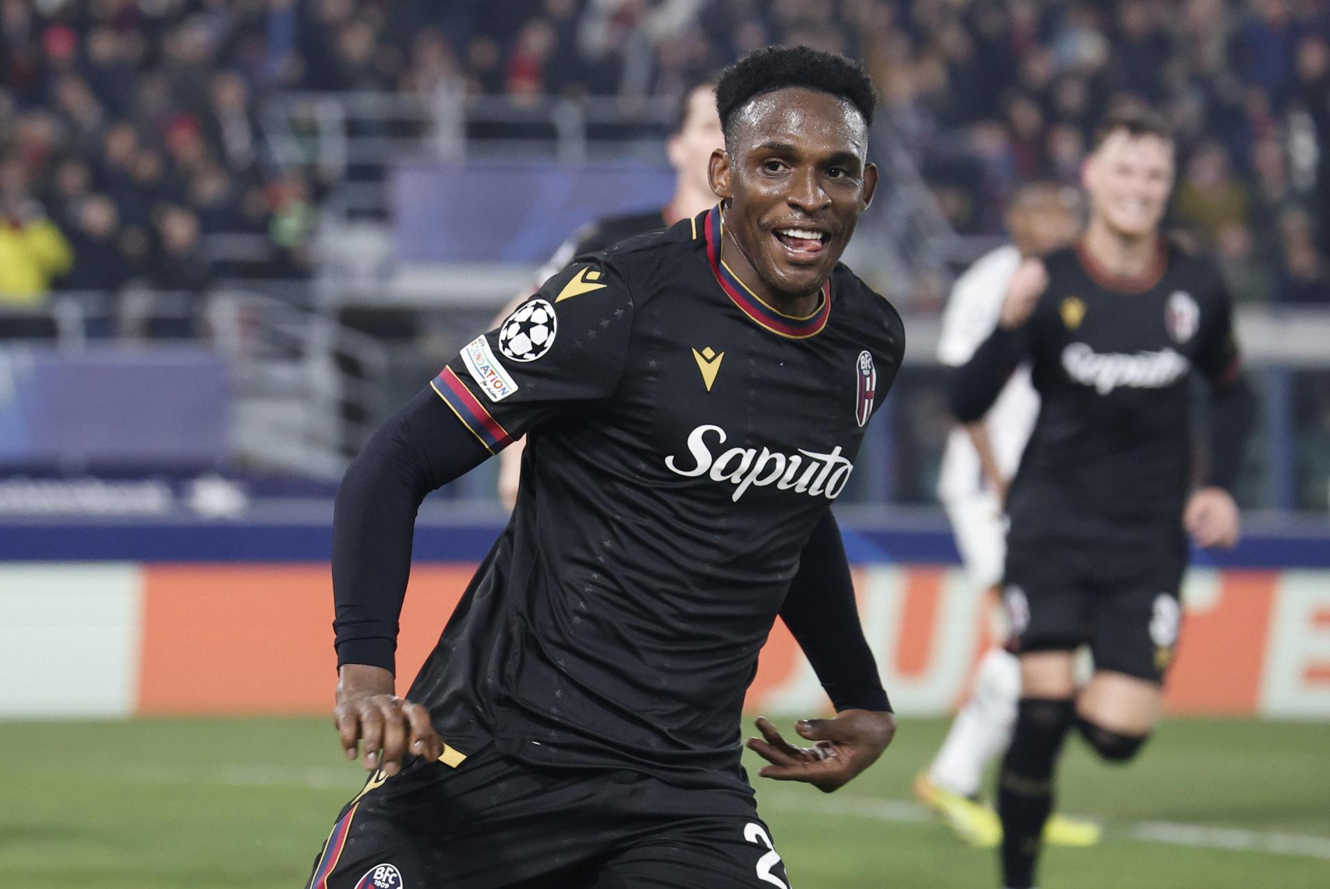 El jugador del Bolonia Jhon Lucumi celebra su gol durante el partido de la quinta jornada de la UEFA Champions League que han jugado Bologna FC y LOSC Lille en el Renato Dall'Ara stadium en Bolonia, , Italia) EFE/EPA/ELISABETTA BARACCHI 