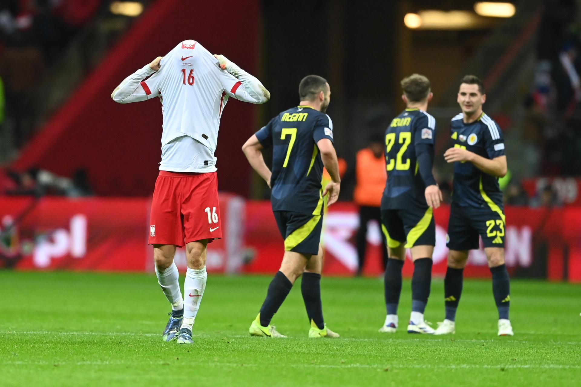 alt Escocia gana 1-2 en Polonia, pero se queda fuera de cuartos y jugará por la permanencia