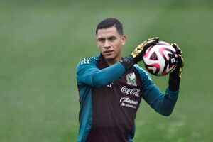 ALT El mexicano Malagón, encabeza los porteros más caros de la Copa Oro