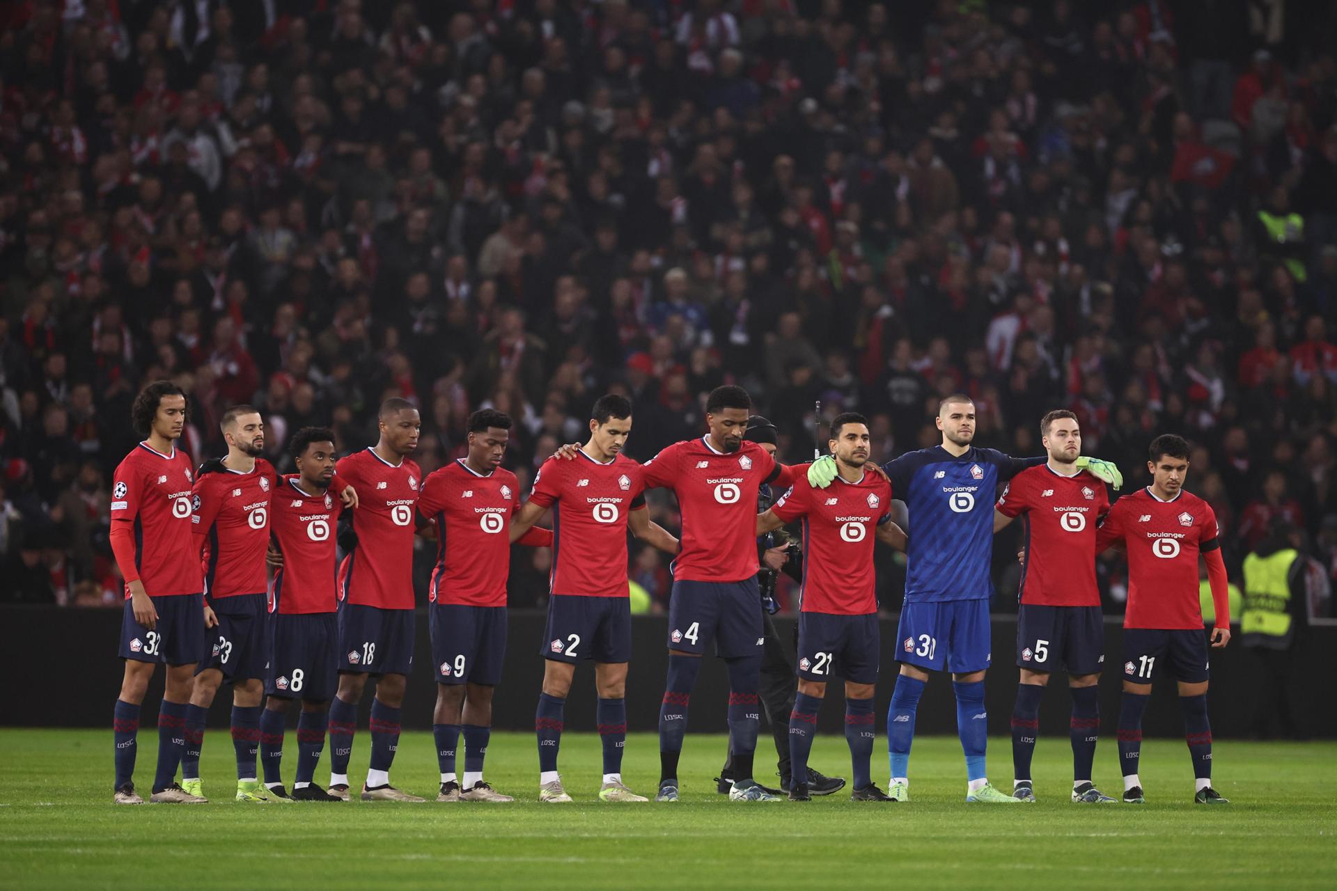 Minuto de silencio por Valencia antes del partido de la UEFA Champions League league que han jugado Lille OSC y Juventus FC, yn Lille, Francia. EFE/EPA/CHRISTOPHE PETIT TESSON 
