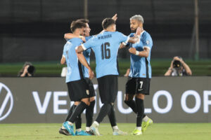 alt Uruguay le pone fin a la mala racha con una gran victoria en la hora ante Colombia